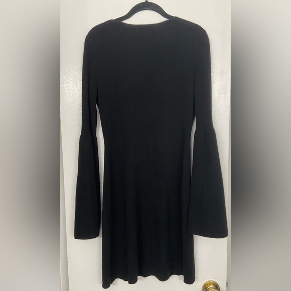 Theory V Neck Sweater 100% Cashmere Black Long Bell Sleeve Dress Size Medium - Picture 2 of 8